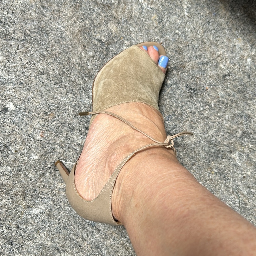 Aquazzura Firenze 39 1/2 suede ankle toe heels - Picture 8 of 8